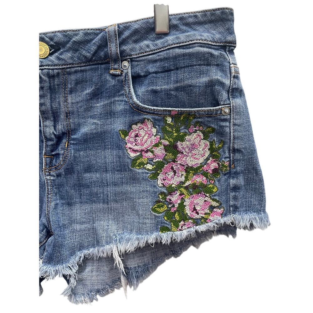 American Eagle Outfitters Stretch Floral Embroidered Denim Jean Shorts Size 14 - Picture 4 of 10
